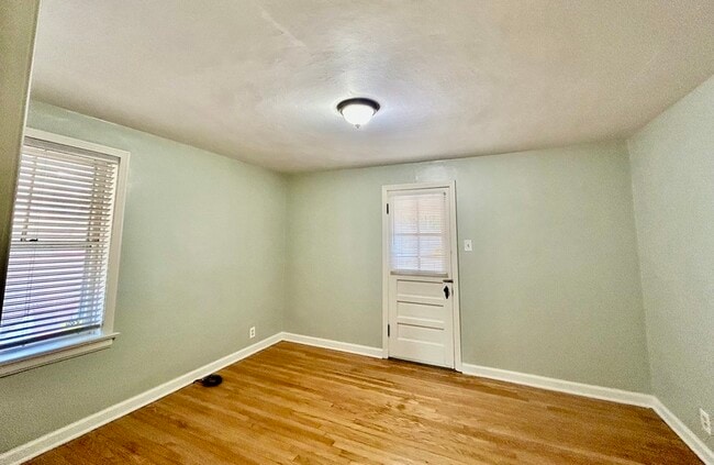 Building Photo - 4938 Fyler Ave