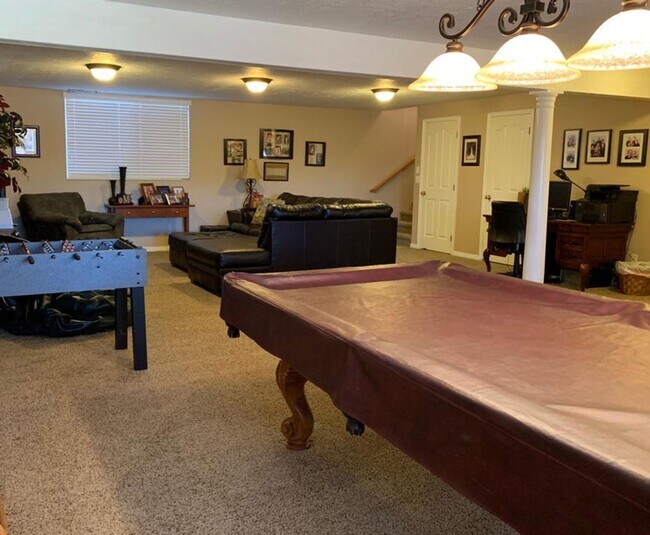Building Photo - 1157 W 120 N