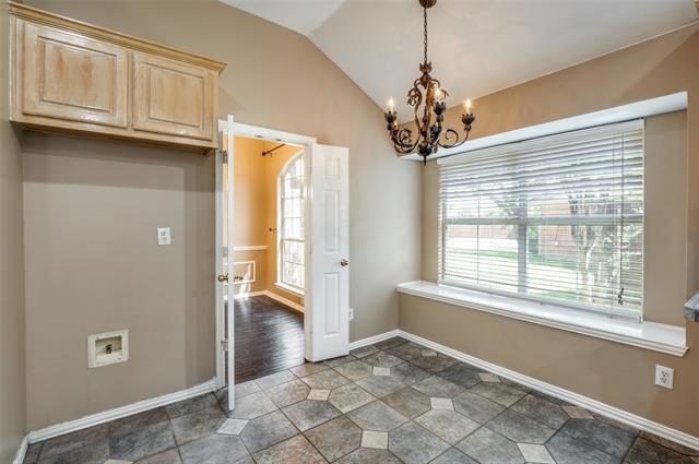 Building Photo - 3741 Cottonwood Springs Dr