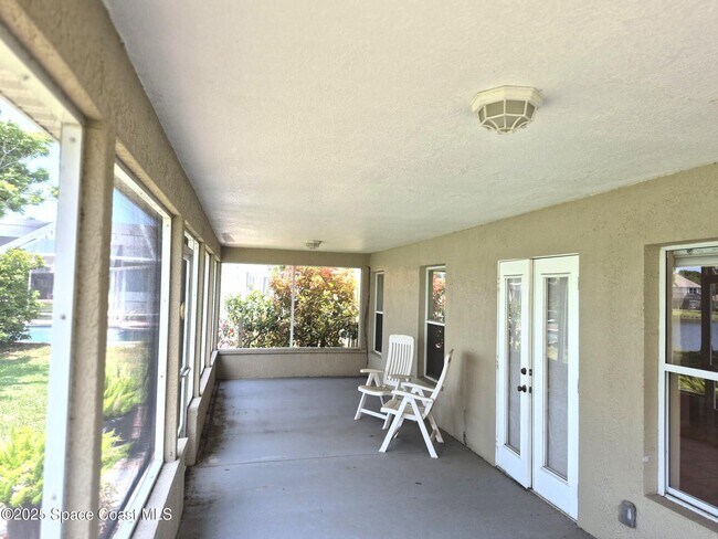 Building Photo - 1233 Foxridge Pl