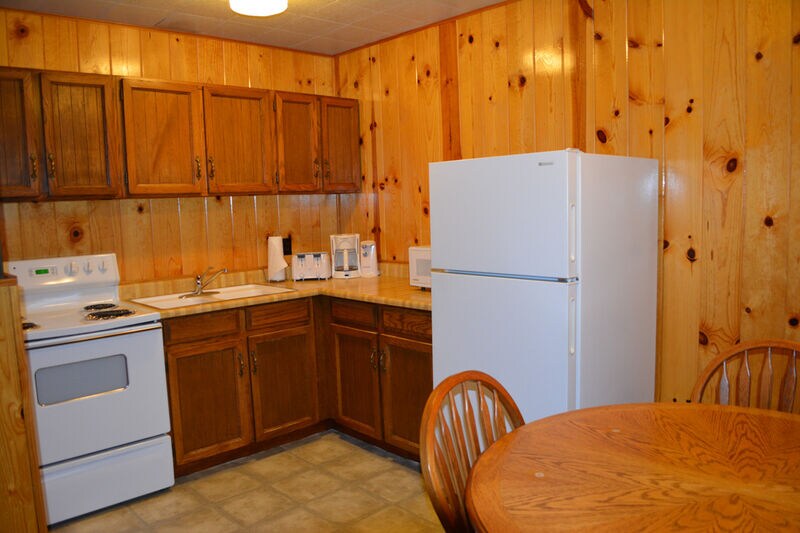 Building Photo - 237 E White Mountain Blvd