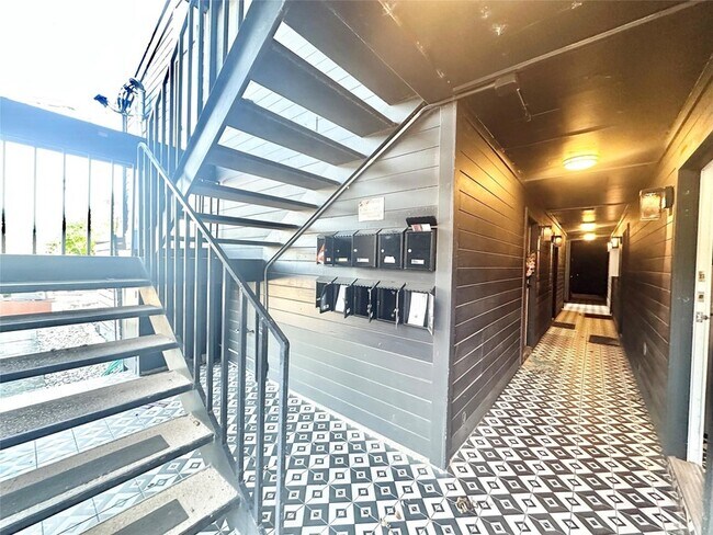 Building Photo - 201 Academy Dr