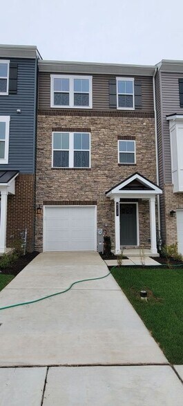 Primary Photo - 8217 Longford Rd