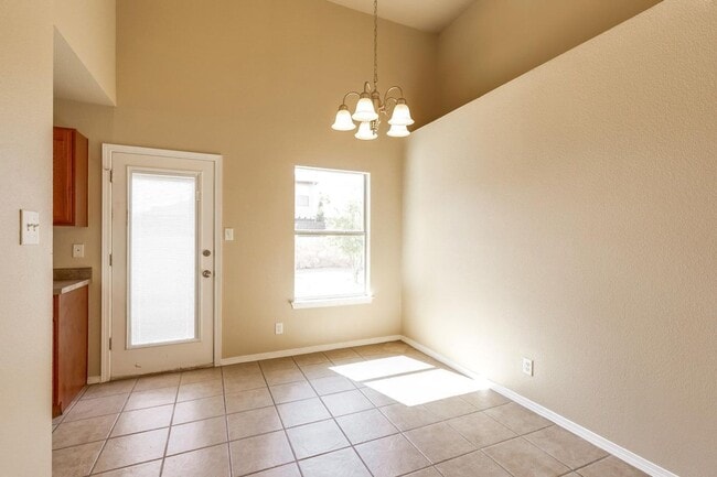 Building Photo - East El Paso 3 bed Refrig A/C next to Park!