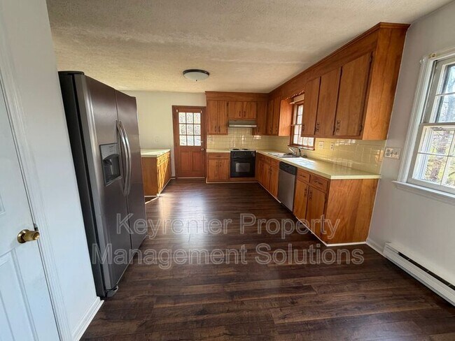 Building Photo - 907 Ladd Rd