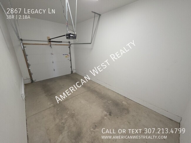 Building Photo - 2867 Legacy Ln