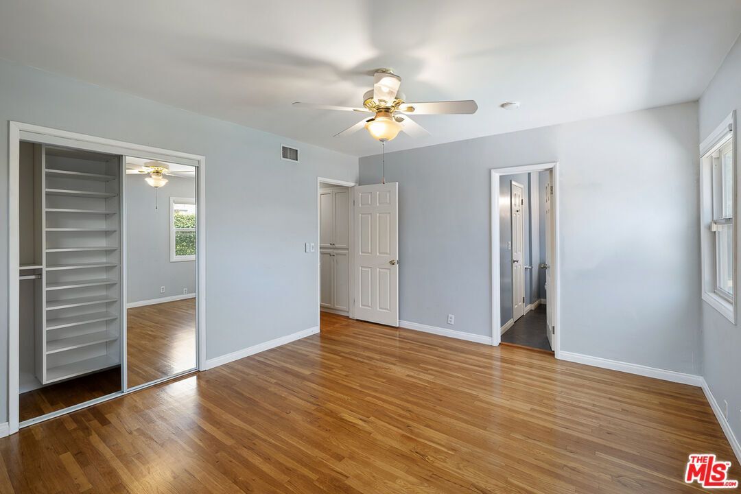 Building Photo - 826 Crestfield Dr