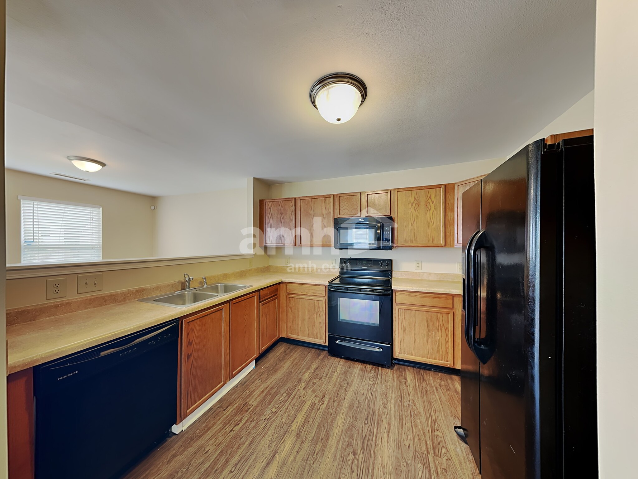 Building Photo - 911 Swearngan Ridge Ct