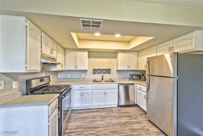 Building Photo - 6617 W Tropicana Ave