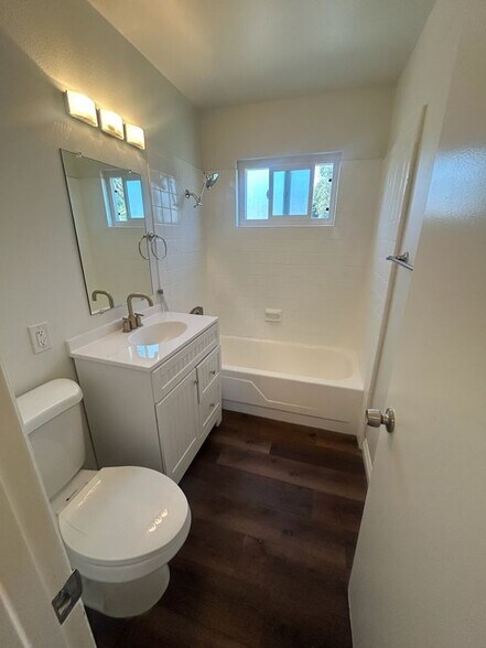 Building Photo - 1305 Garfield Ave