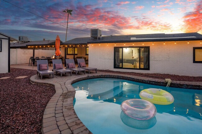 Building Photo - 4920 N 85th St