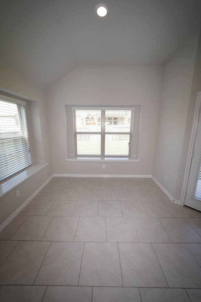 Building Photo - Immaculate First Time Rental in Potranco Run! - Realtor Commission: $750
