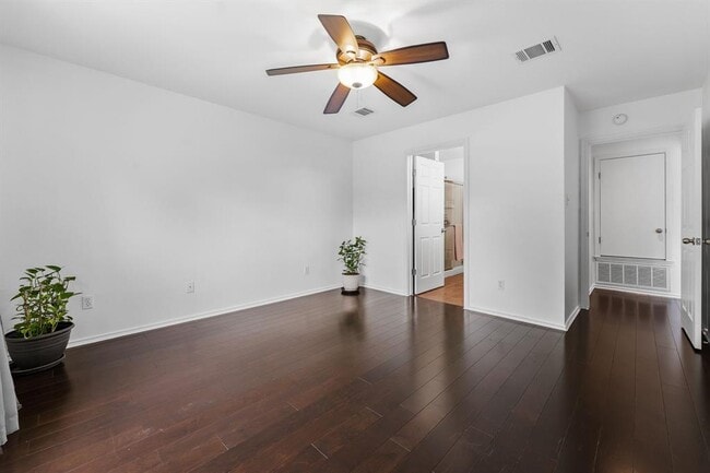 Building Photo - 150 Breccia Cove