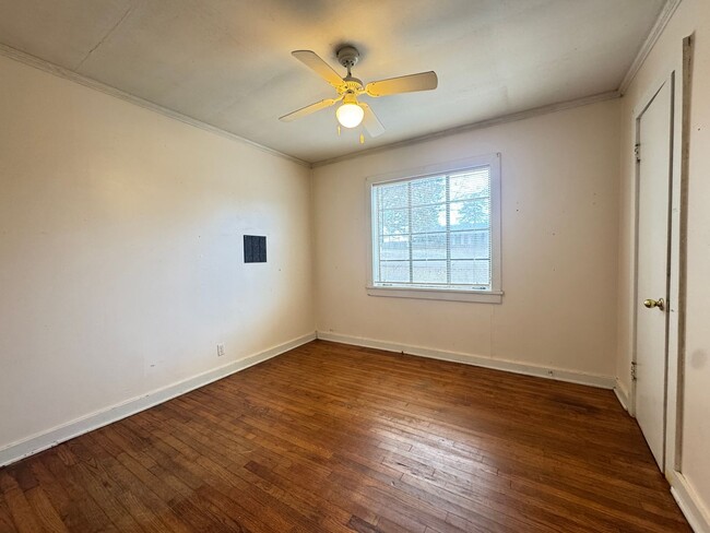 Building Photo - 2 Bedroom House in Ruston!