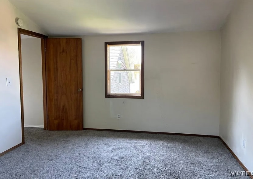 Building Photo - 50 Ideal St