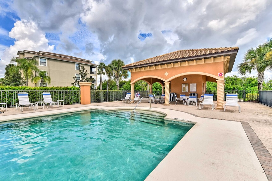 Building Photo - 7121 River Hammock Dr