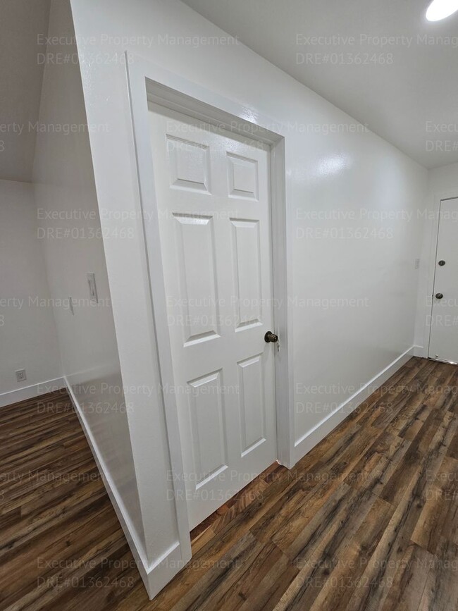Building Photo - Remodeled 3 bedroom/ 1 bathroom