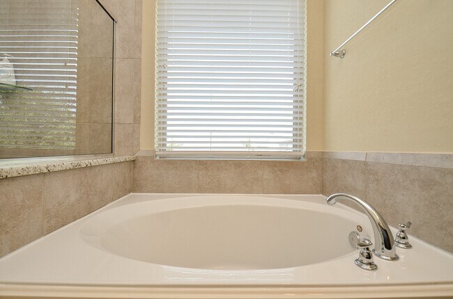 Building Photo - 12235 Stellano Ln