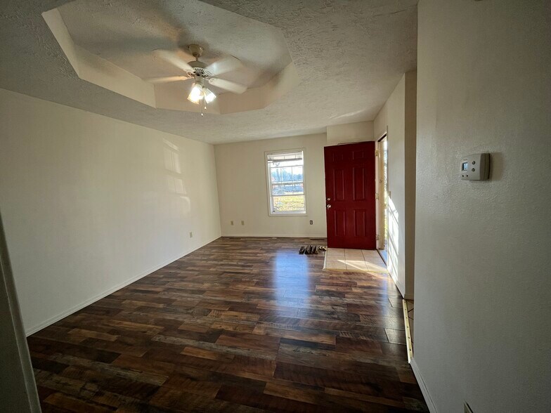 Building Photo - 1030 W Central St