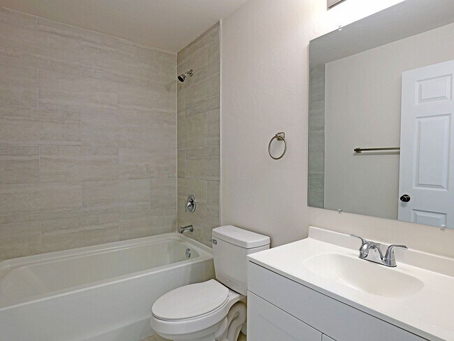 Building Photo - Cape Coral 828