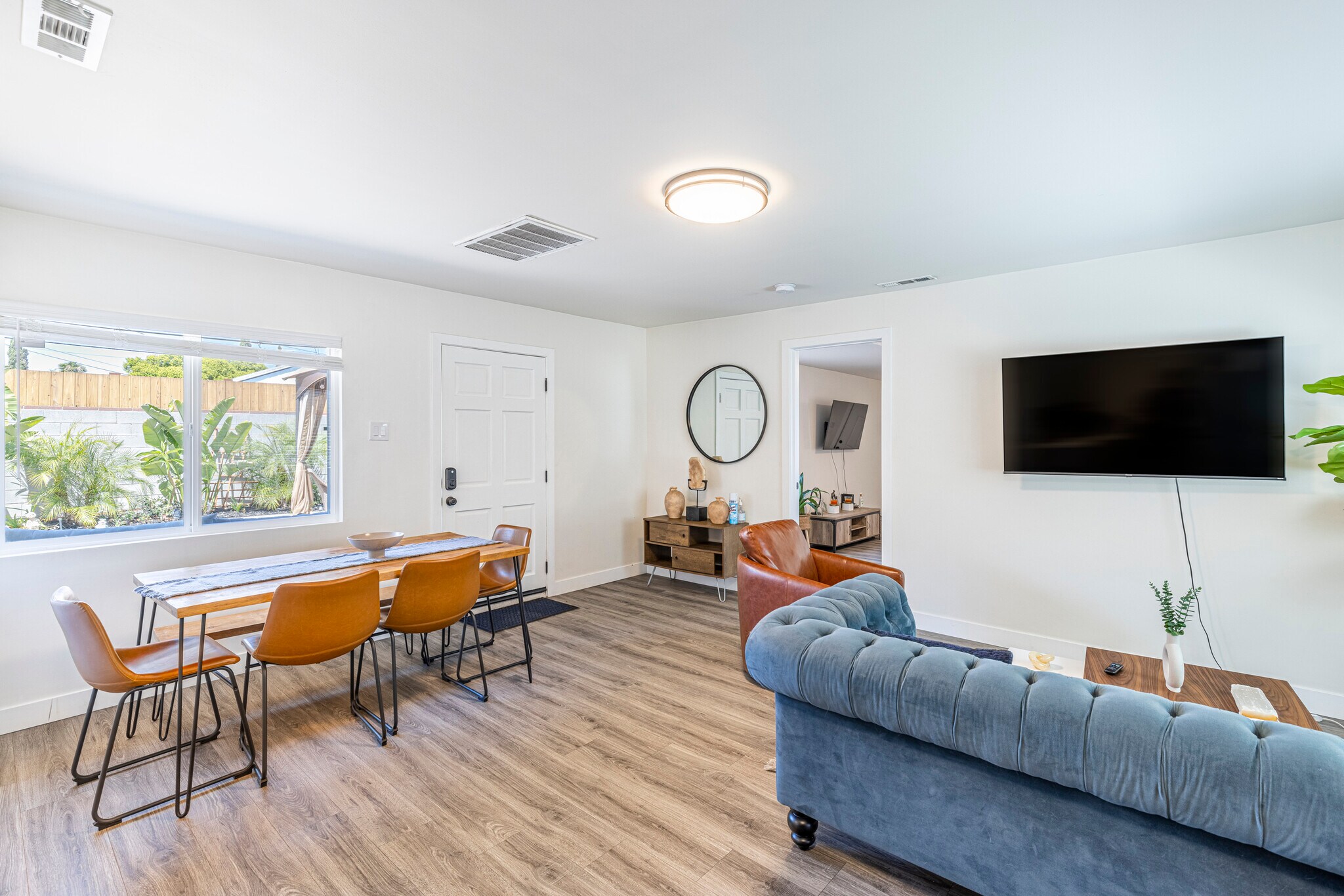 Building Photo - 8143 Hinds Ave