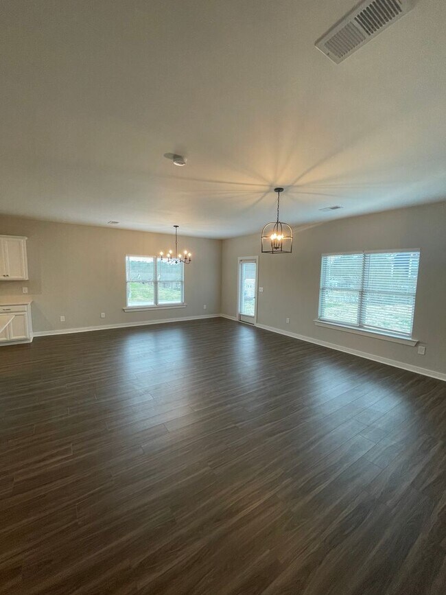 Building Photo - Home for Rent in Calera, AL!!! Available to View Now!!!