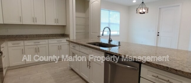 Building Photo - 3855 SE 138th St