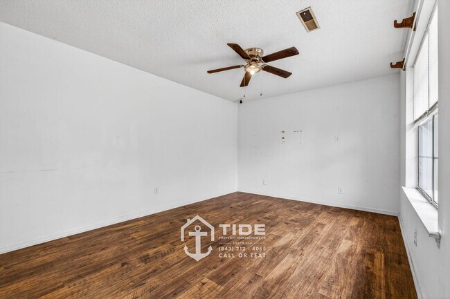 Building Photo - 123 E Edgefield Dr