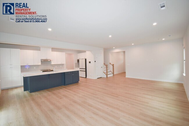 Building Photo - Luxury 4 bd 3.5 bath with office, bonus ro...