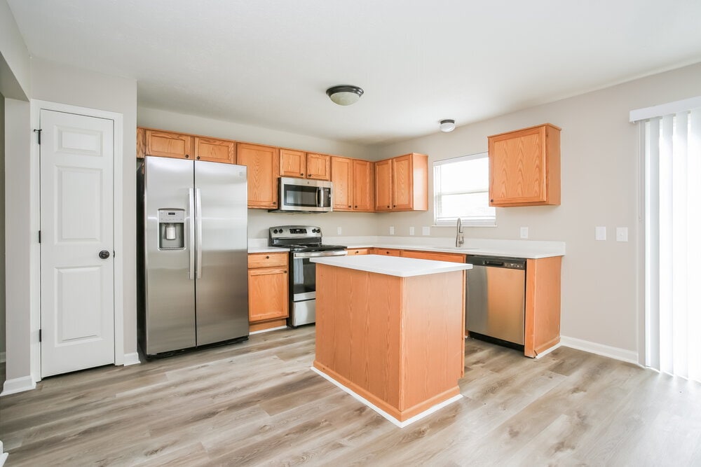 Building Photo - 353 Flat River St