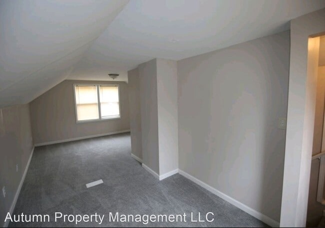 Building Photo - 3 br, 1 bath House - 1109 Shadowlawn Street