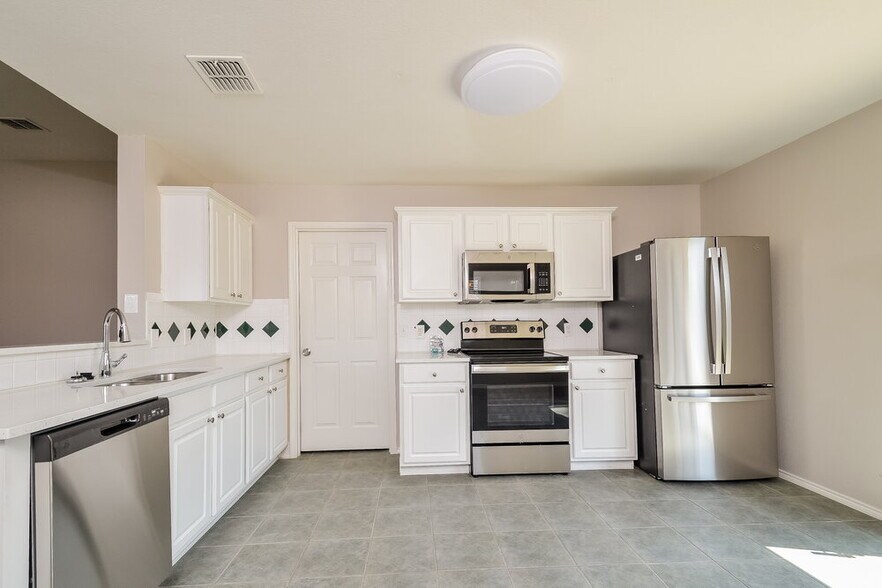 Building Photo - 1232 Wenatchee Dr