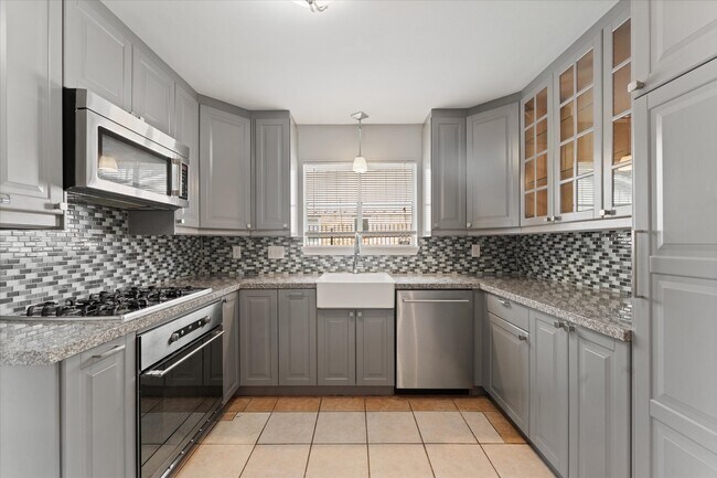 Building Photo - 954 Chamboard Ln