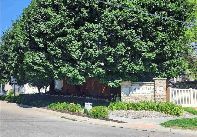 Building Photo - 7910 Redick Ave