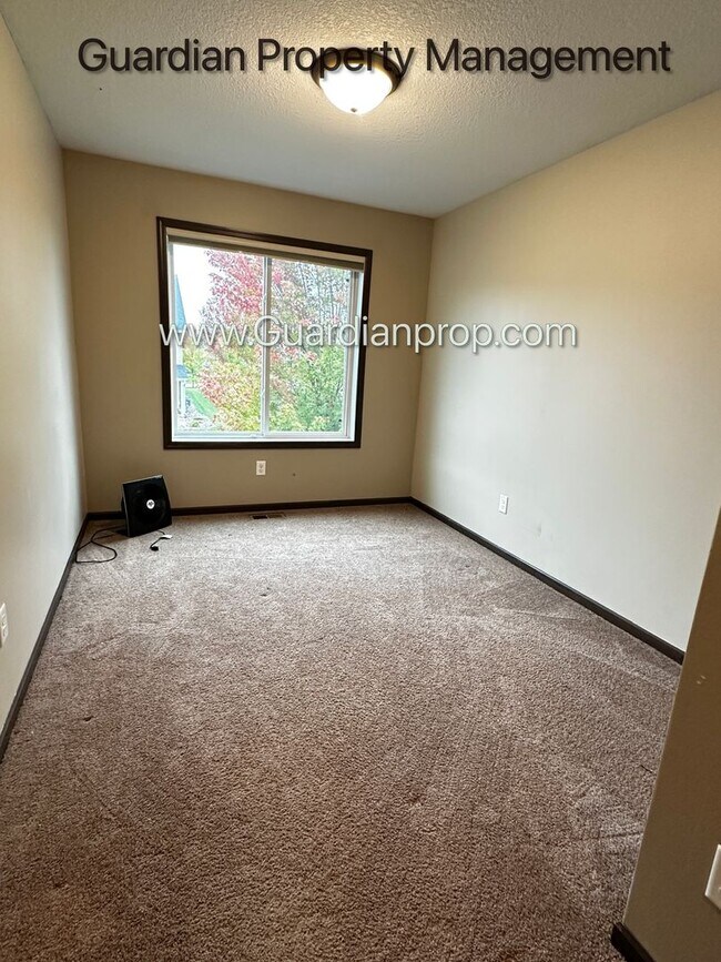 Building Photo - Lakeville Corner Unit, Walk out Patio, 2 Car Garage, W/D on Upper Level, 2.5 Baths