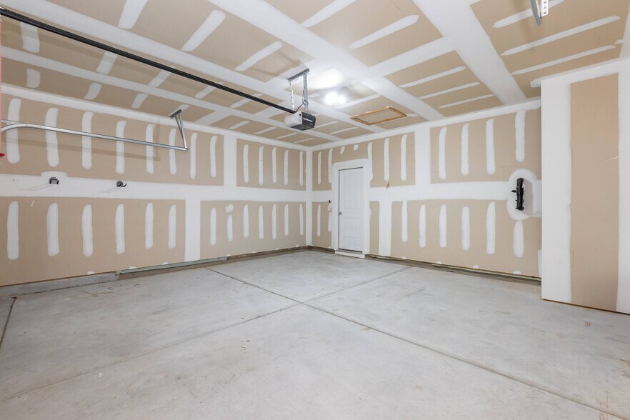 Building Photo - 1613 Arapahoe Ridge Dr