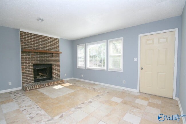 Building Photo - 2901 Cochise Cir NW
