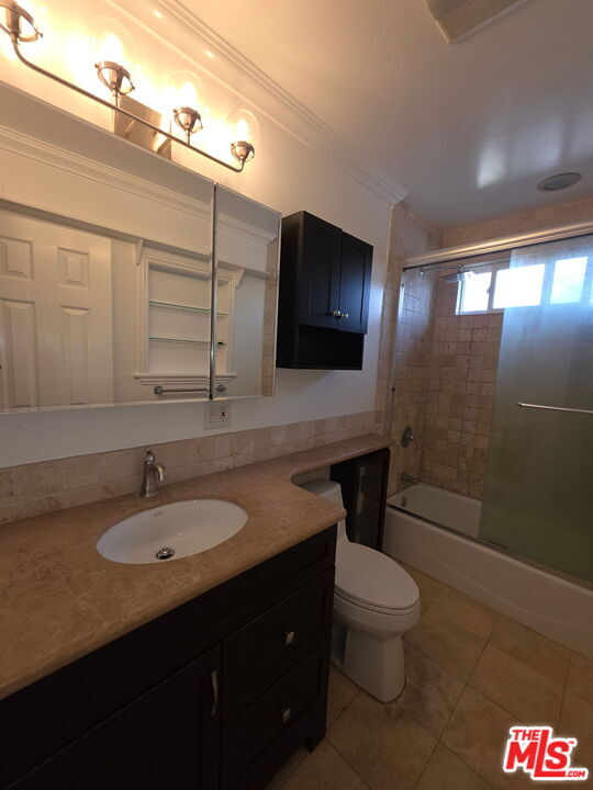 Building Photo - 670 Broadway St