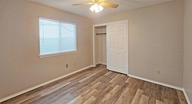 Building Photo - 2120 Zephyr Ln