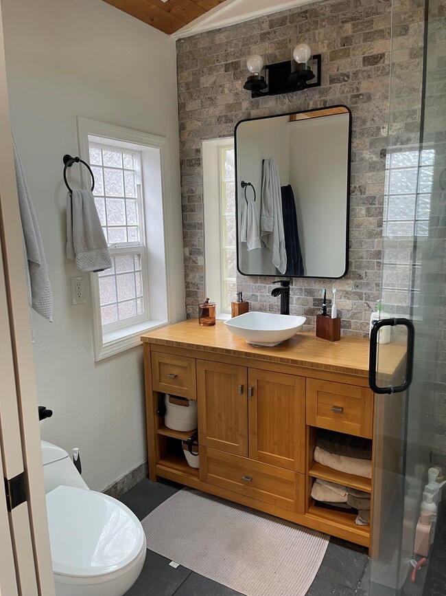 Master Bath - 1252 NW Milwaukee Ave