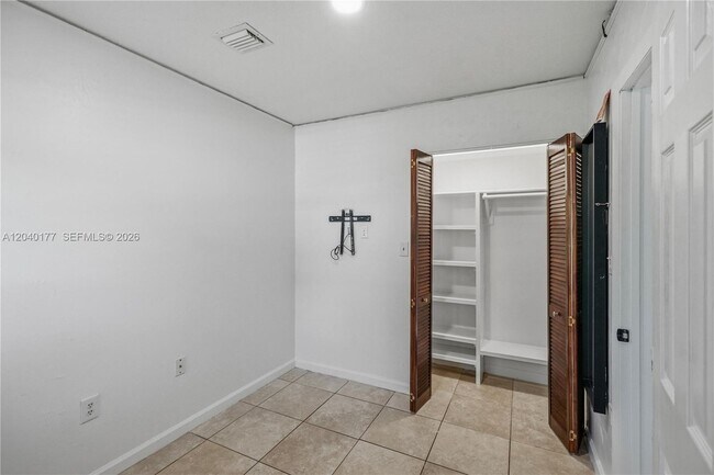 Building Photo - 5113 SW 138th Ave Cir
