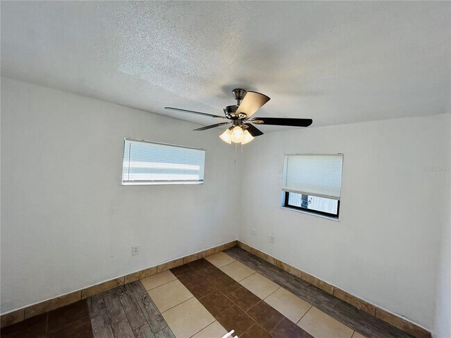 Building Photo - 6112 Tavendale Dr