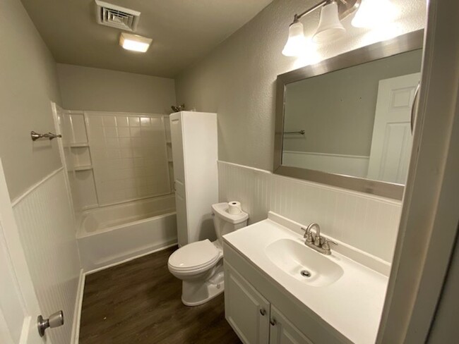 Building Photo - NEWLY REMODELED 3 BEDROOM 1 BATH IN WEBB C...