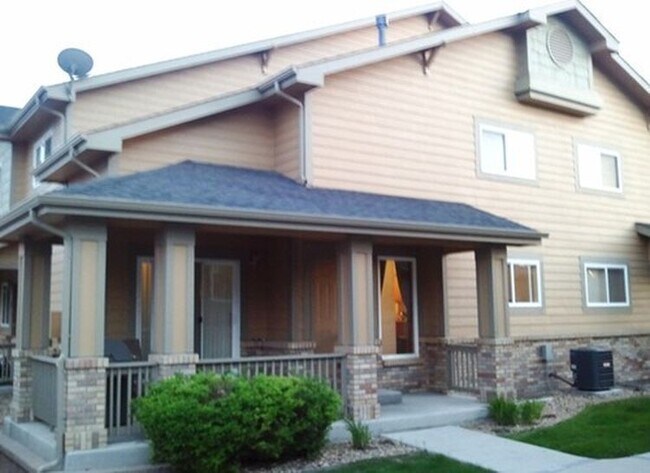 Primary Photo - Cute Townhome in Rigdon Farms