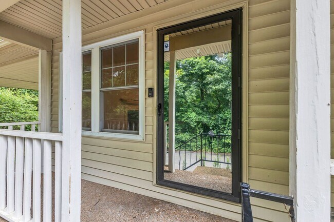 Building Photo - 5535 Thalman Dr
