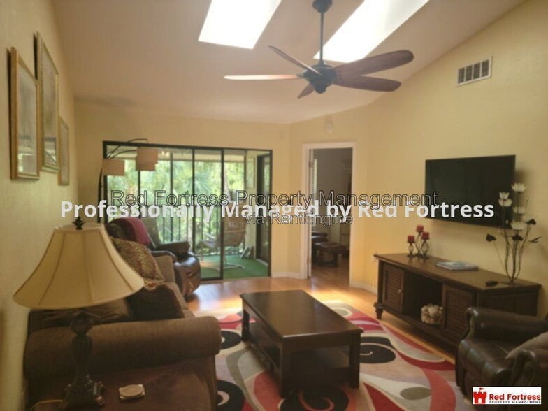 Building Photo - 15076 Parkside Dr