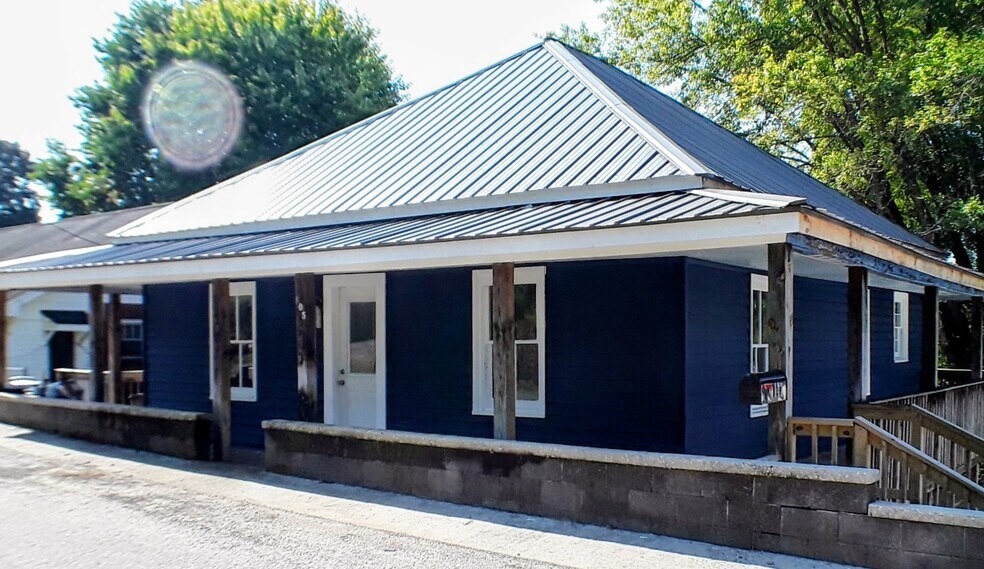 Front - 147 Vine St