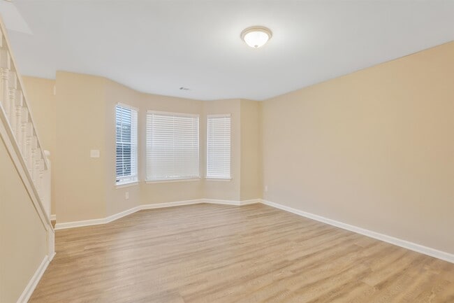 Building Photo - 5240 Rock Pl Dr SW