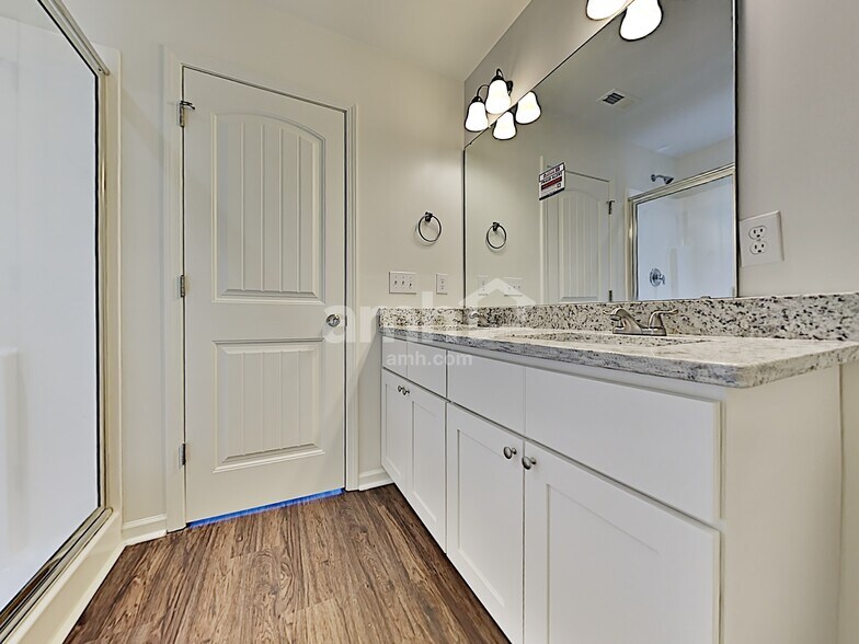 Building Photo - 3730 Nicolyn Dr