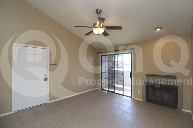 Building Photo - 533 W Guadalupe Rd